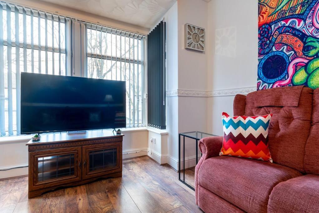 The Miracle Spacious 2 Bedroom 3 Beds Hull Apartment