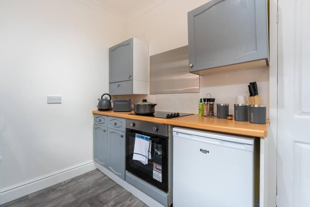 The Miracle Spacious 2 Bedroom 3 Beds Hull Apartment